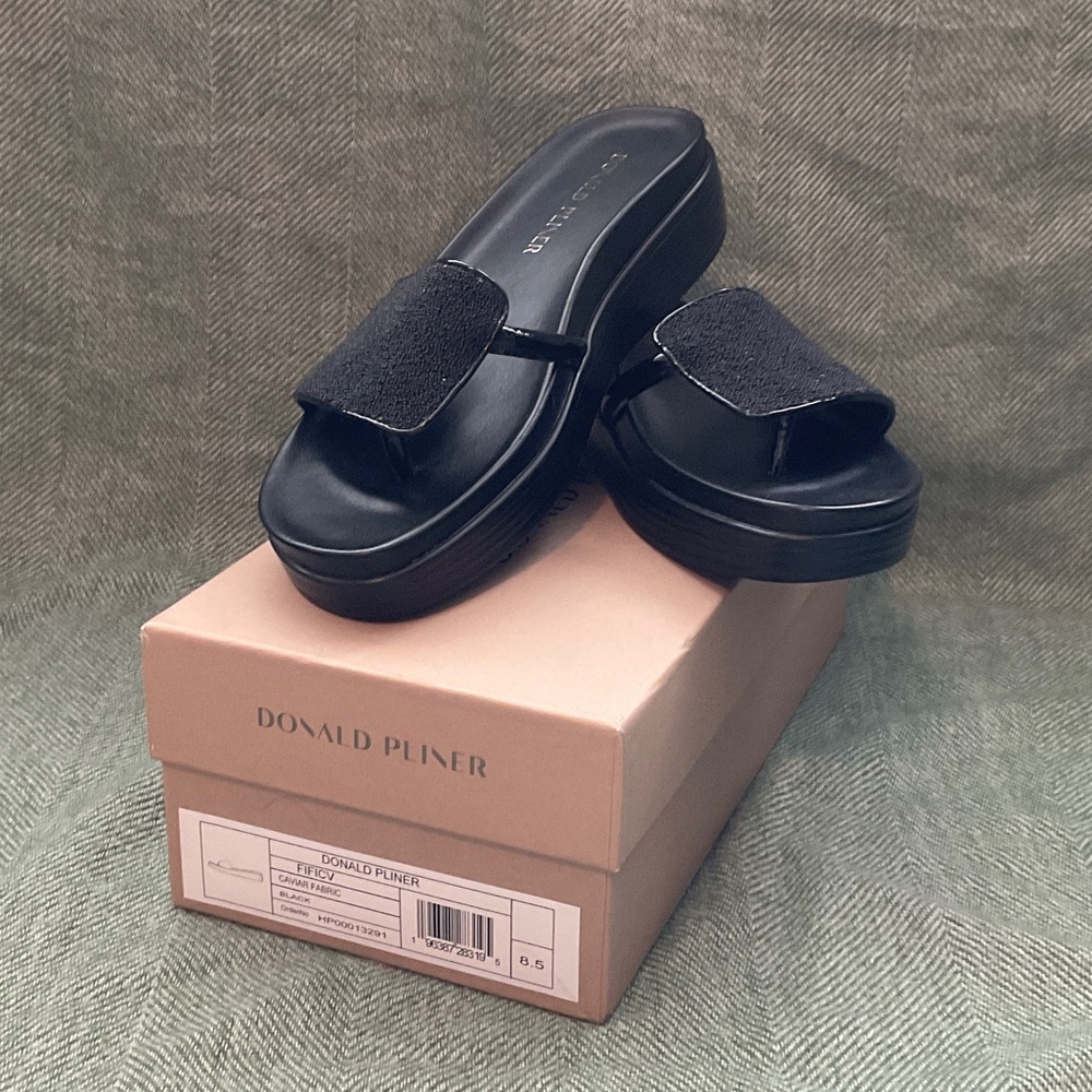 Donald J. Pliner Woman’s Fifi Black Slide Sandals size 8.5 NEW